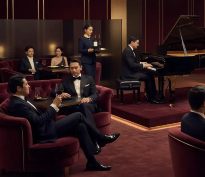 Executive vacsora élő zongorával egy exkluzív VIP lounge térben
